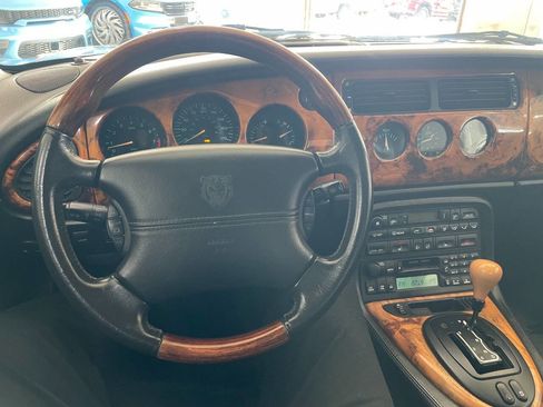 Used 2002 Jaguar XK8 XK8 2dr Convertible image 24