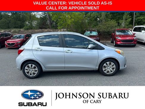 Used 2012 Toyota Yaris LE FWD image 4