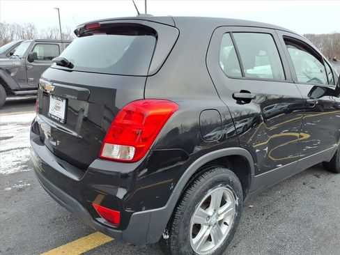 Used 2019 Chevrolet Trax LS w/ LPO, Cargo Package image 5