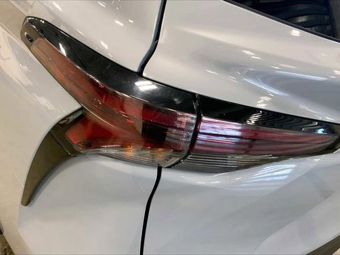 Used 2023 Toyota Sienna XLE Woodland Edition image 27