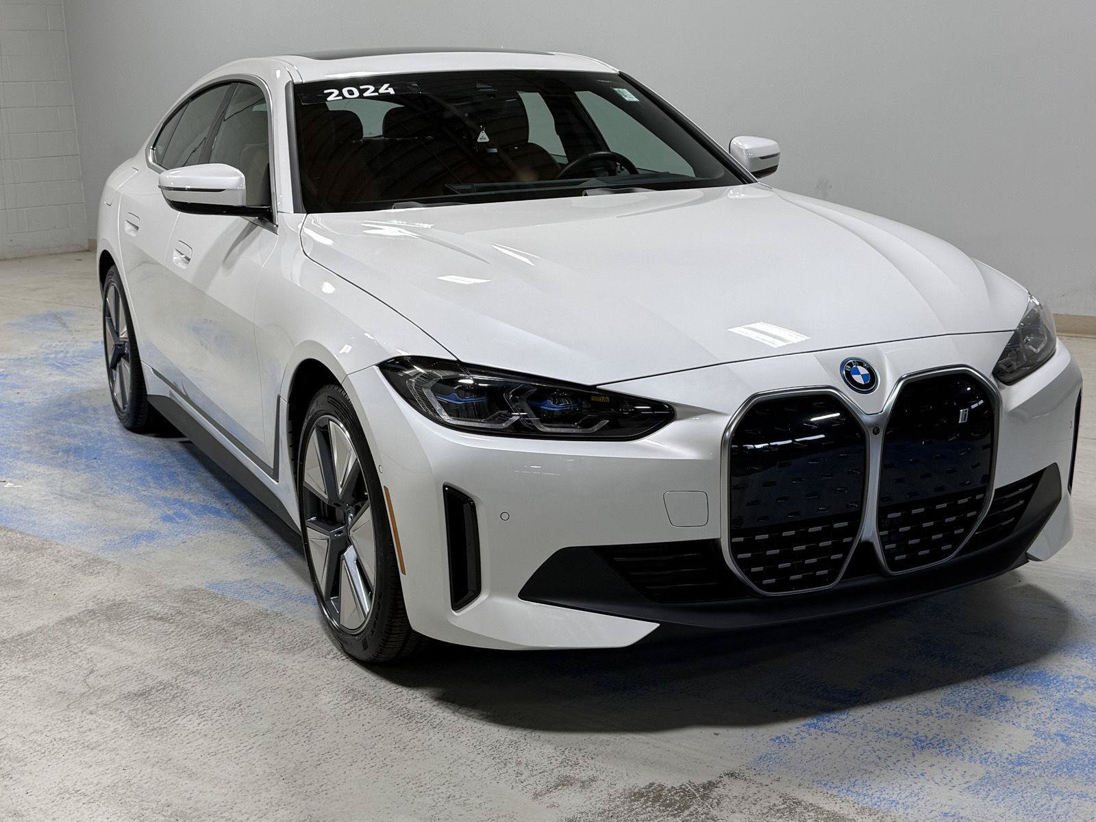 Used 2024 BMW i4 xDrive40i w/ Premium Package AWD/4WD image 16