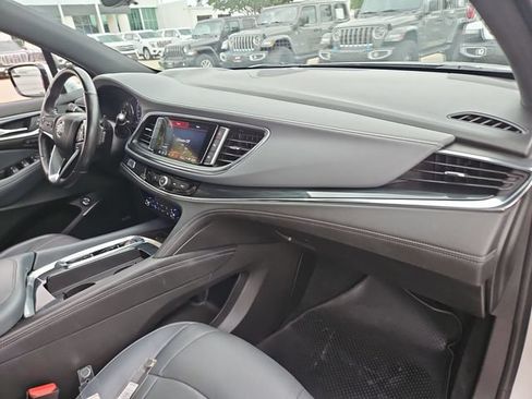 Used 2022 Buick Enclave Premium FWD image 26