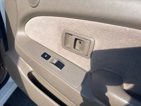 Used 2004 Toyota Tacoma 4x4 Xtracab V6 image 10