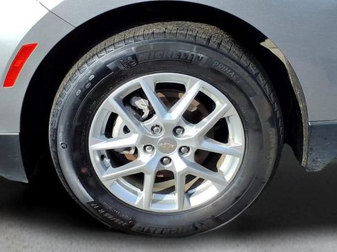 Used 2024 Chevrolet Equinox LS w/ LS Convenience Package FWD image 10