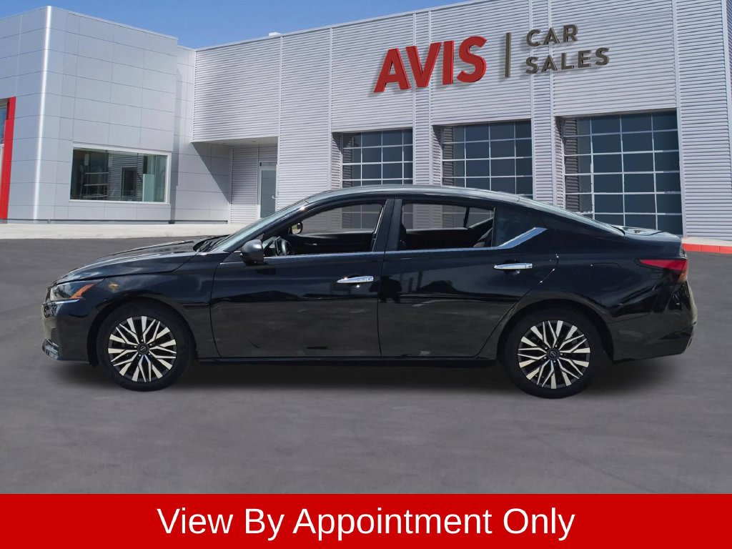 Used 2025 Nissan Altima 2.5 SV FWD image 10