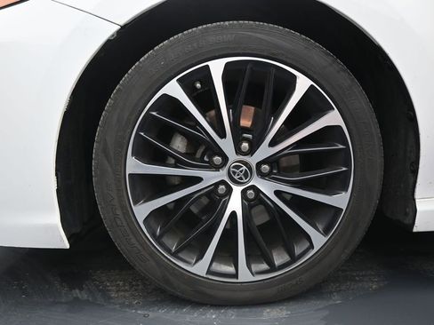 Used 2019 Toyota Camry SE FWD image 23