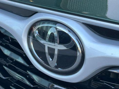 Used 2023 Toyota Highlander XLE FWD image 46