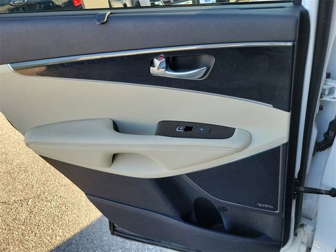 Used 2016 Kia Sorento SX w/ SXL Technology Package image 18