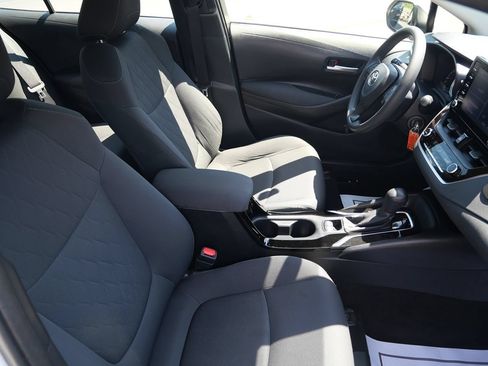 Used 2020 Toyota Corolla LE FWD image 17