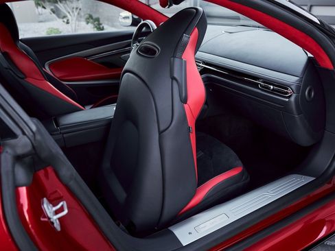 Used 2024 Aston Martin DB12 Coupe image 36