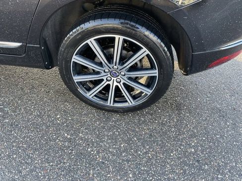 Used 2017 Volvo XC60 T6 Inscription w/ Preferred Option Package image 5