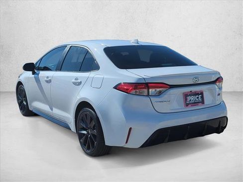Used 2024 Toyota Corolla SE image 7