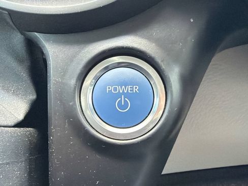 Used 2024 Toyota Sienna XLE FWD image 36