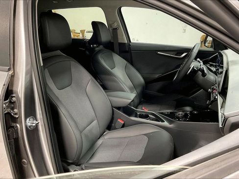 Used 2024 Kia Niro Wind w/ Wind Preserve Package FWD image 9