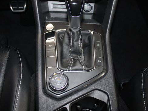 Used 2024 Volkswagen Tiguan SE R-Line AWD/4WD image 20