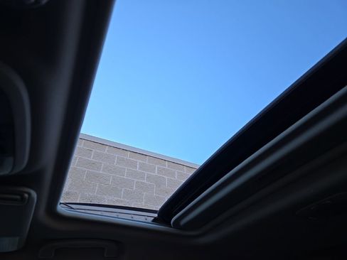 Used 2024 Subaru Crosstrek 2.0i Premium image 38