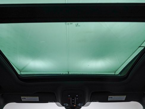 Certified 2025 Audi Q3 2.0T Premium w/ Black Optic Sport Package image 17