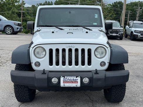 Used 2014 Jeep Wrangler Unlimited Rubicon w/ Dual Top Group AWD/4WD image 9
