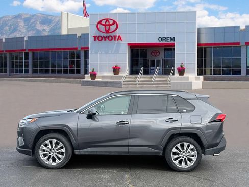 Used 2025 Toyota RAV4 XLE Premium image 5