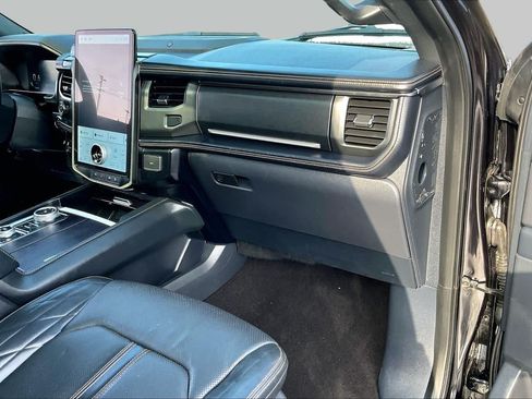 Certified 2023 Ford Expedition Platinum AWD/4WD image 17