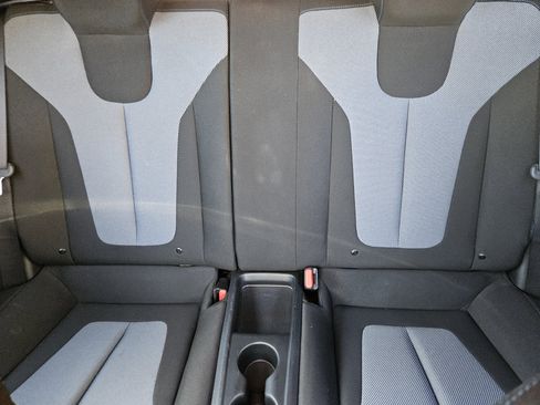 Used 2019 Hyundai Veloster 2.0 image 11