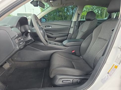 Used 2025 Honda Accord SE image 10