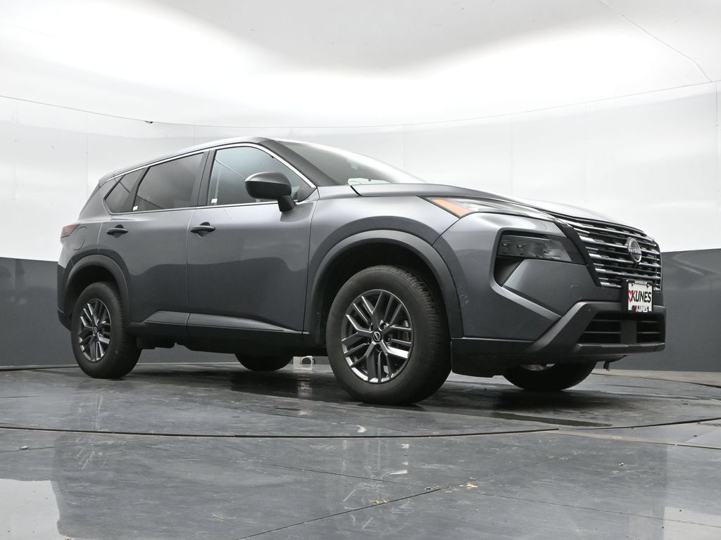 Used 2024 Nissan Rogue S AWD/4WD image 43