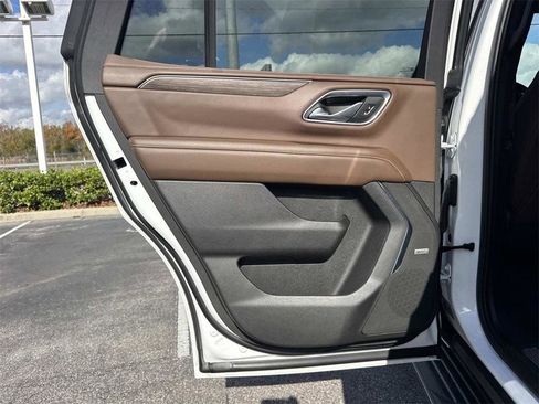 Used 2021 Chevrolet Tahoe High Country image 11