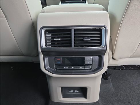 New 2026 Volkswagen Atlas SE image 27