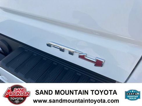Used 2023 GMC Sierra 1500 AT4 w/ AT4 Premium Package AWD/4WD image 11