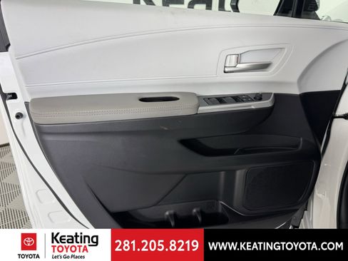 New 2026 Toyota Sienna XLE image 13
