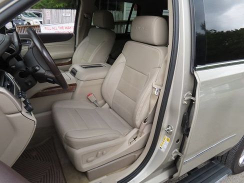 Used 2015 GMC Yukon Denali w/ Premium Package AWD/4WD image 26
