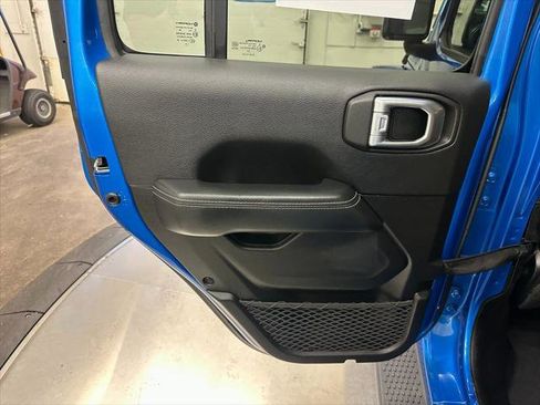 Certified 2022 Jeep Wrangler Unlimited Sahara image 22