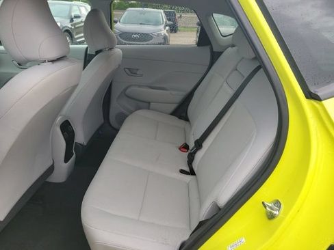Used 2025 Hyundai Kona SEL AWD/4WD image 16