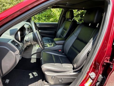 Used 2019 Jeep Grand Cherokee Limited AWD/4WD image 11