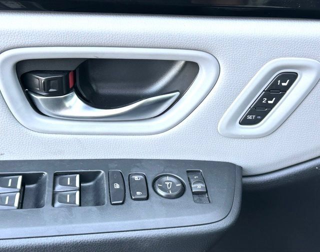 Used 2025 Honda Pilot Touring image 28