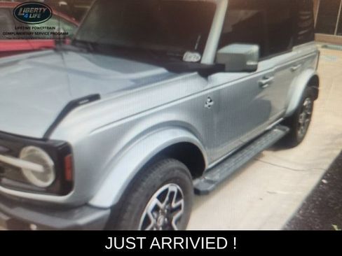 Used 2024 Ford Bronco Outer Banks AWD/4WD image 2