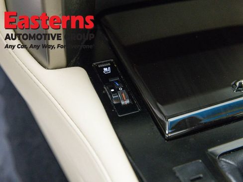 Used 2021 Lexus GX 460 w/ Accessory Package AWD/4WD image 22