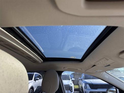 Used 2019 Mercedes-Benz C 300 Sedan image 24