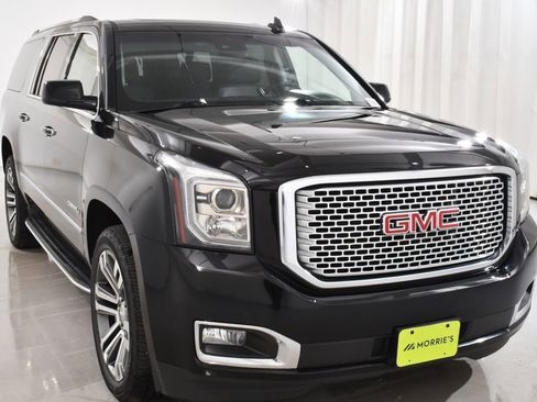 Used 2017 GMC Yukon XL Denali w/ Open Road Package AWD/4WD image 4