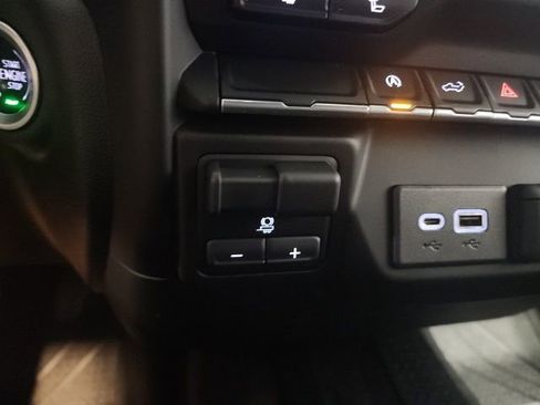 Certified 2022 Chevrolet Silverado 1500 RST AWD/4WD image 31