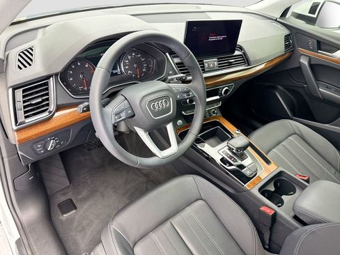 Certified 2023 Audi Q5 2.0T Premium w/ Convenience Package AWD/4WD image 9