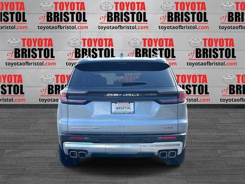 Used 2025 GMC Acadia Denali w/ Super Cruise Package image 4