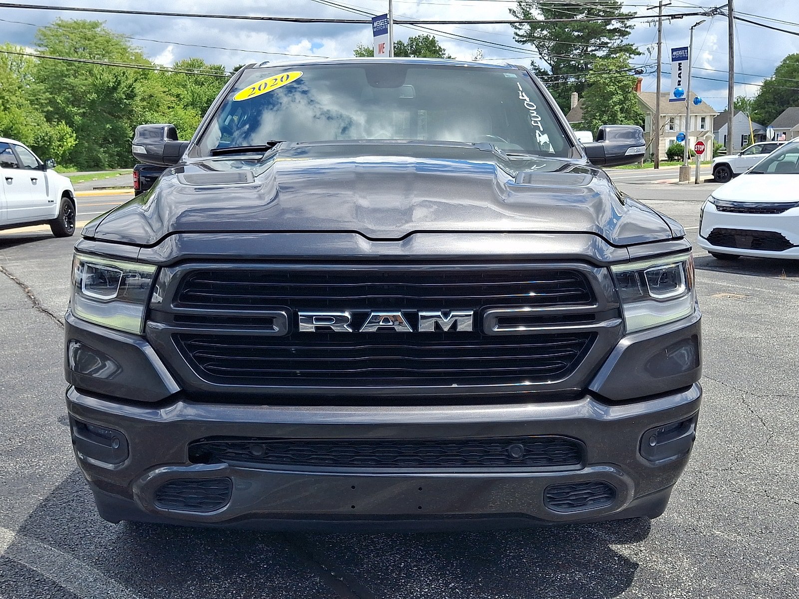 Used 2020 RAM 1500 Laramie w/ Sport Appearance Package AWD/4WD image 2