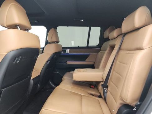 Used 2025 Hyundai Santa Fe Limited FWD image 34