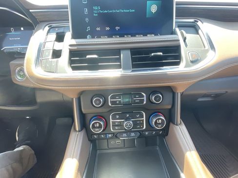 Used 2022 Chevrolet Suburban High Country w/ LPO, Illumination Package AWD/4WD image 35