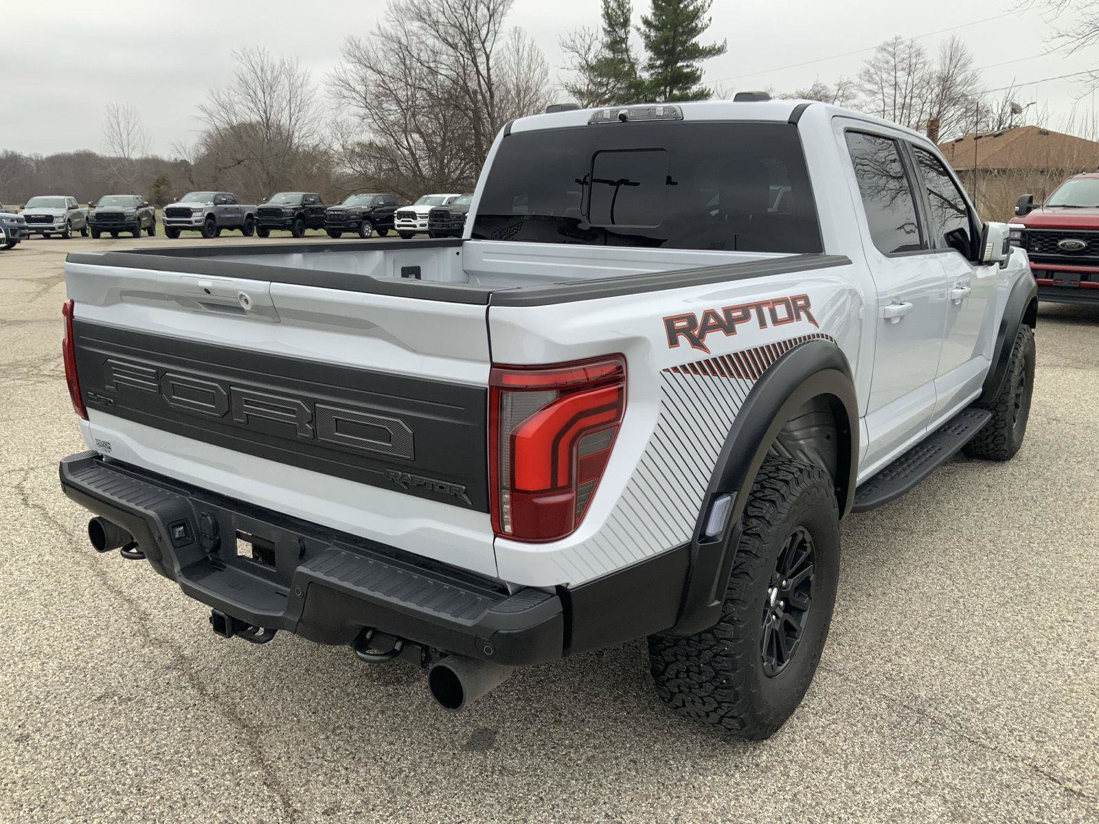 Used 2025 Ford F150 Raptor AWD/4WD image 16