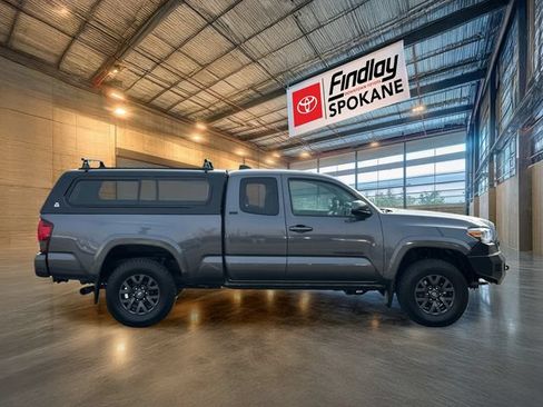 Used 2022 Toyota Tacoma SR5 w/ Black Out Package (TMS) AWD/4WD image 4
