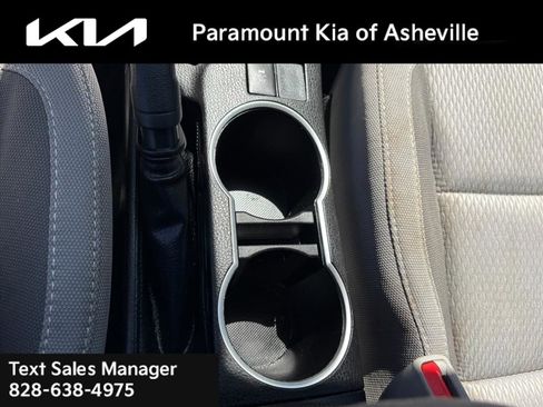 Used 2018 Toyota Corolla LE FWD image 26