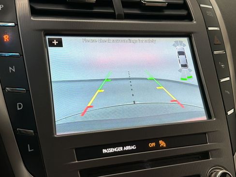 Used 2017 Lincoln MKZ Select w/ Technology Package FWD image 18